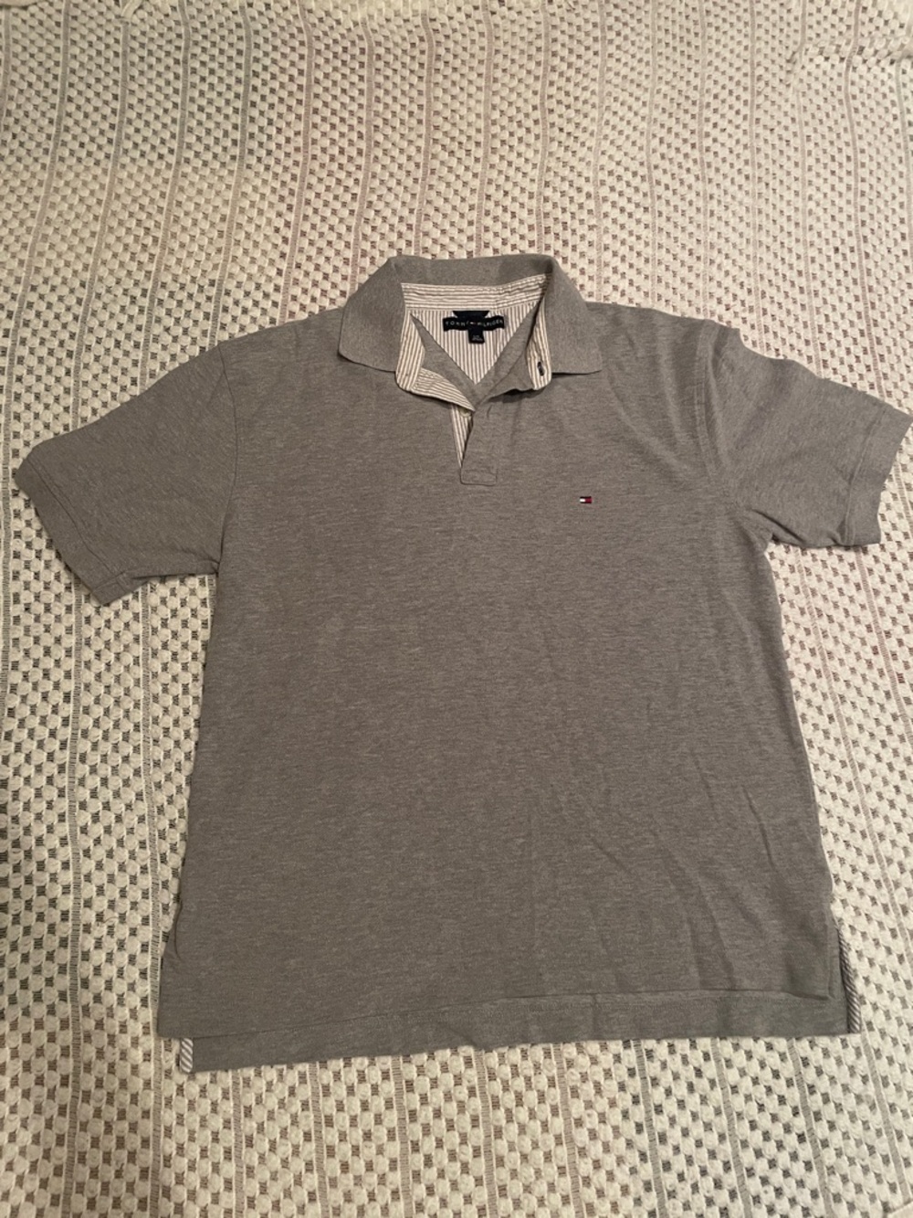 Tommy Hilfiger Men's Gray Polo Shirt Size L Classic Preppy Minimalist
